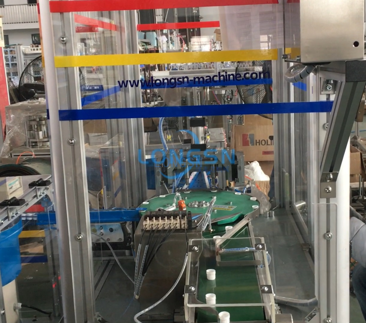 Automatische Montagemaschine für Ölflaschendeckel aus Kunststoff